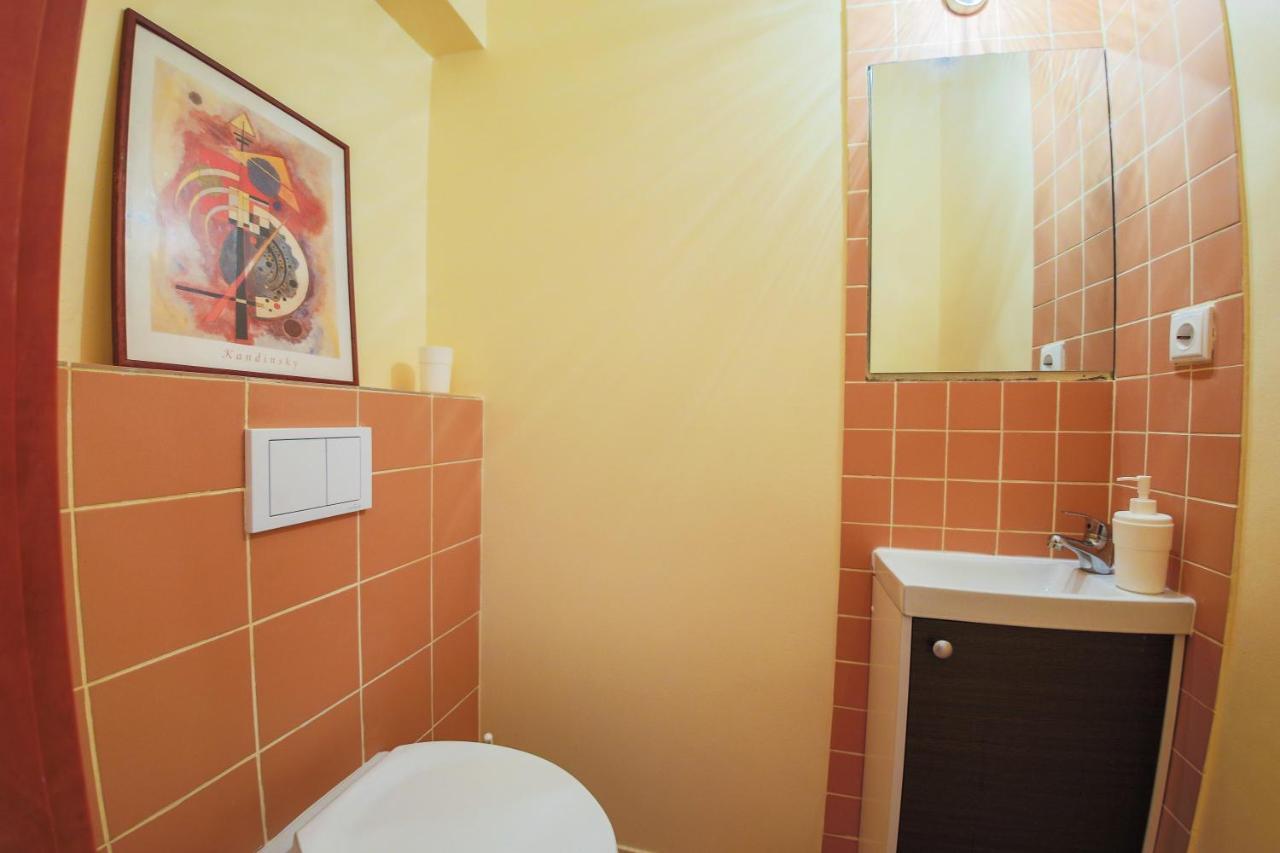 Color Apartments Downtown Bucharest Luaran gambar