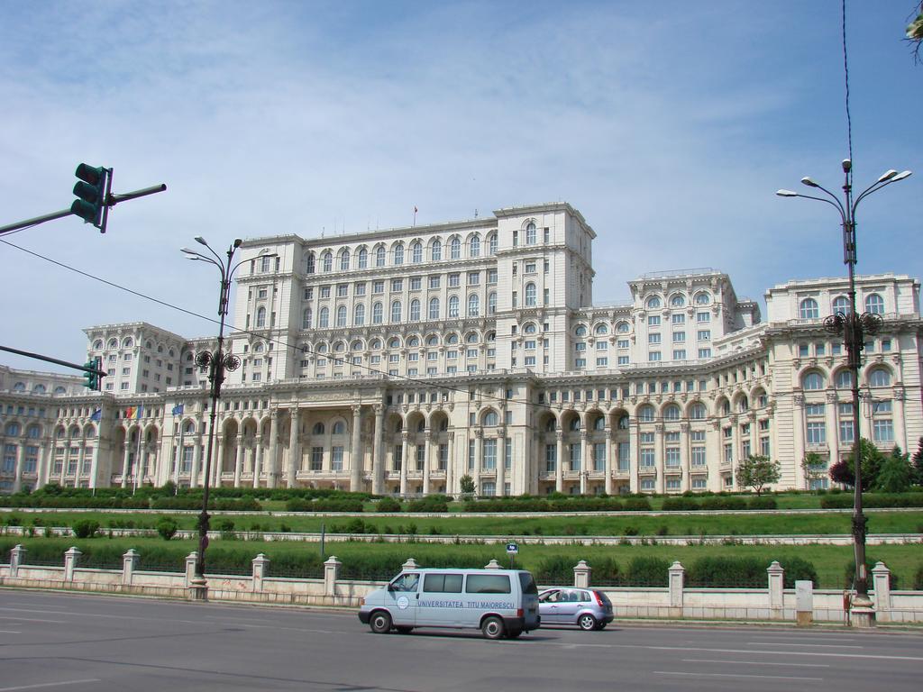 Color Apartments Downtown Bucharest Luaran gambar