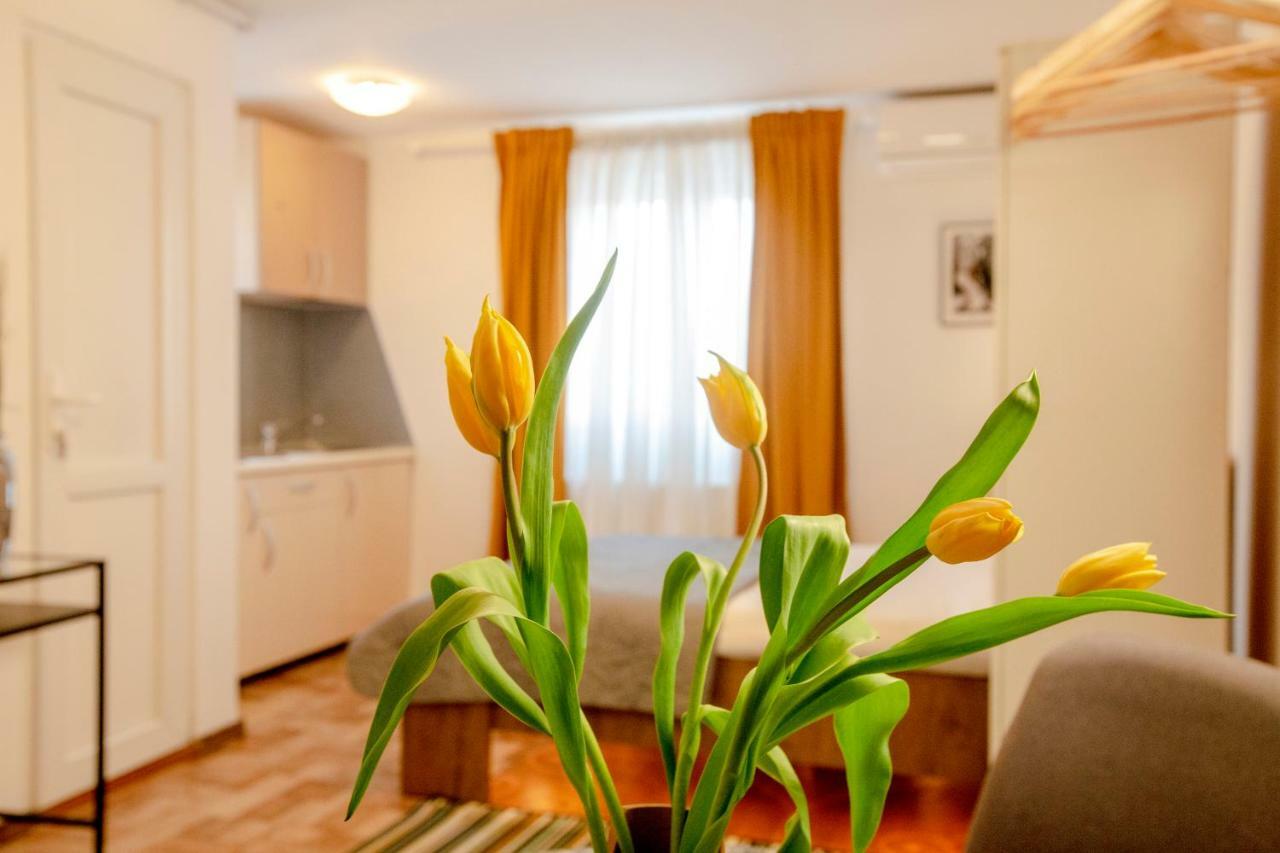 Color Apartments Downtown Bucharest Luaran gambar