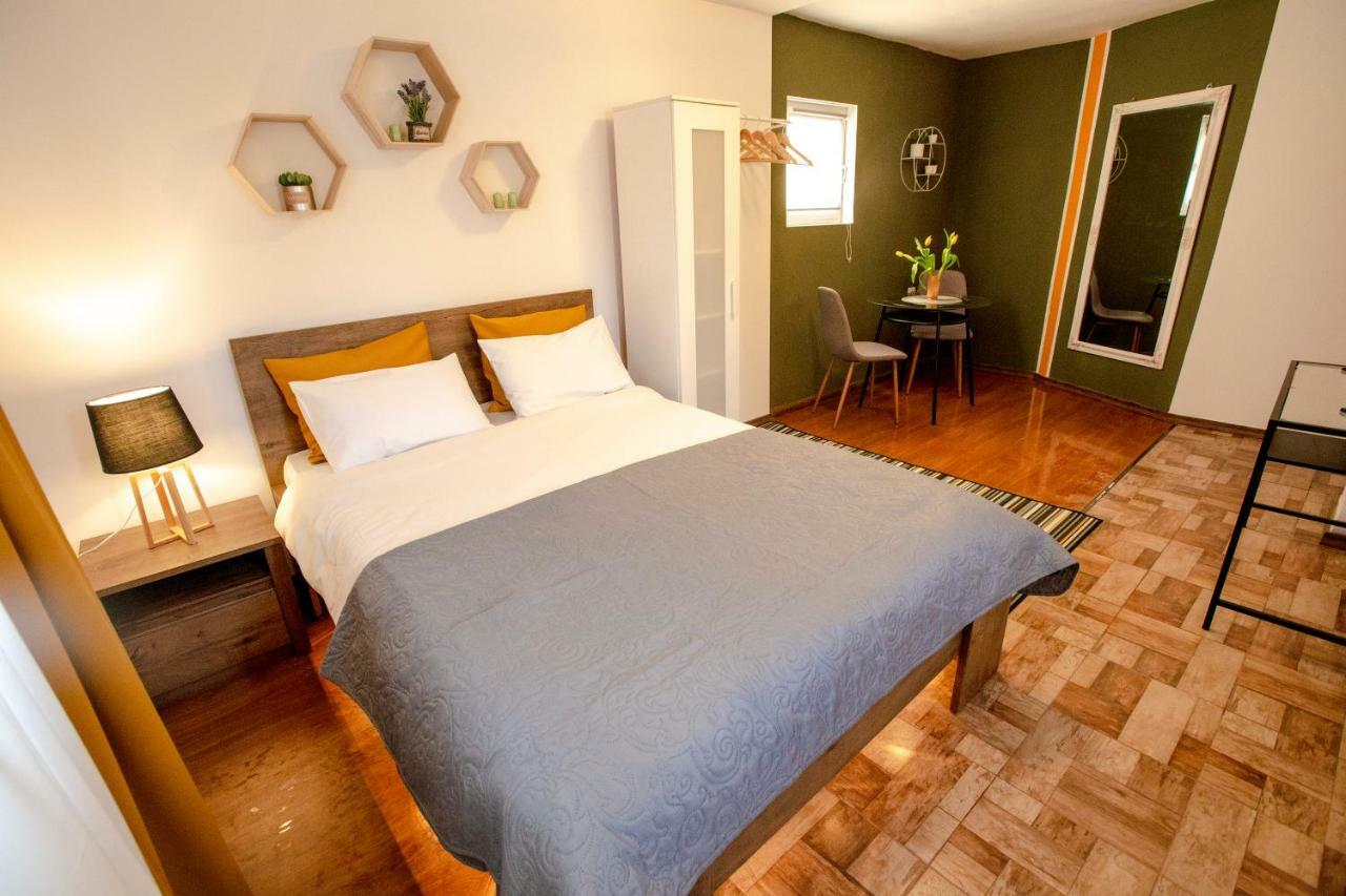 Color Apartments Downtown Bucharest Luaran gambar