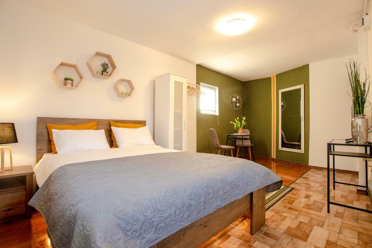 Color Apartments Downtown Bucharest Luaran gambar